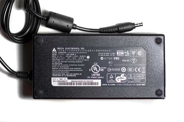 Original 180W AC Adapter Laddare Sager NP8671 Clevo P671SG P671SE